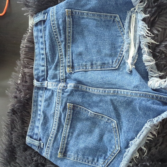 PrettyLittle Thing Shorts - Picture 2 of 2